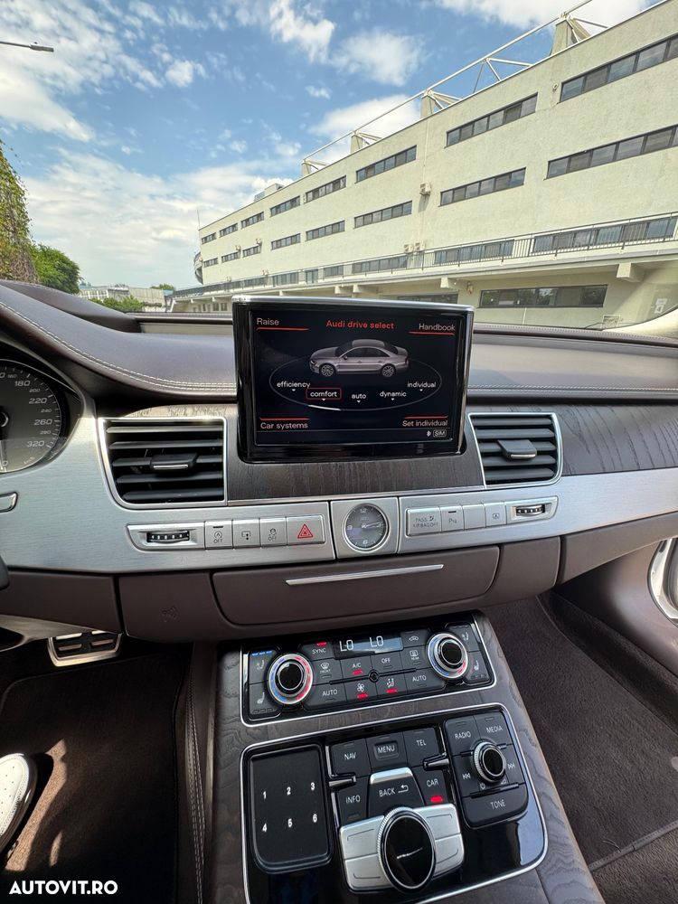 Audi S8 - 12