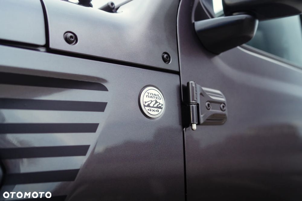 Jeep Wrangler - 38