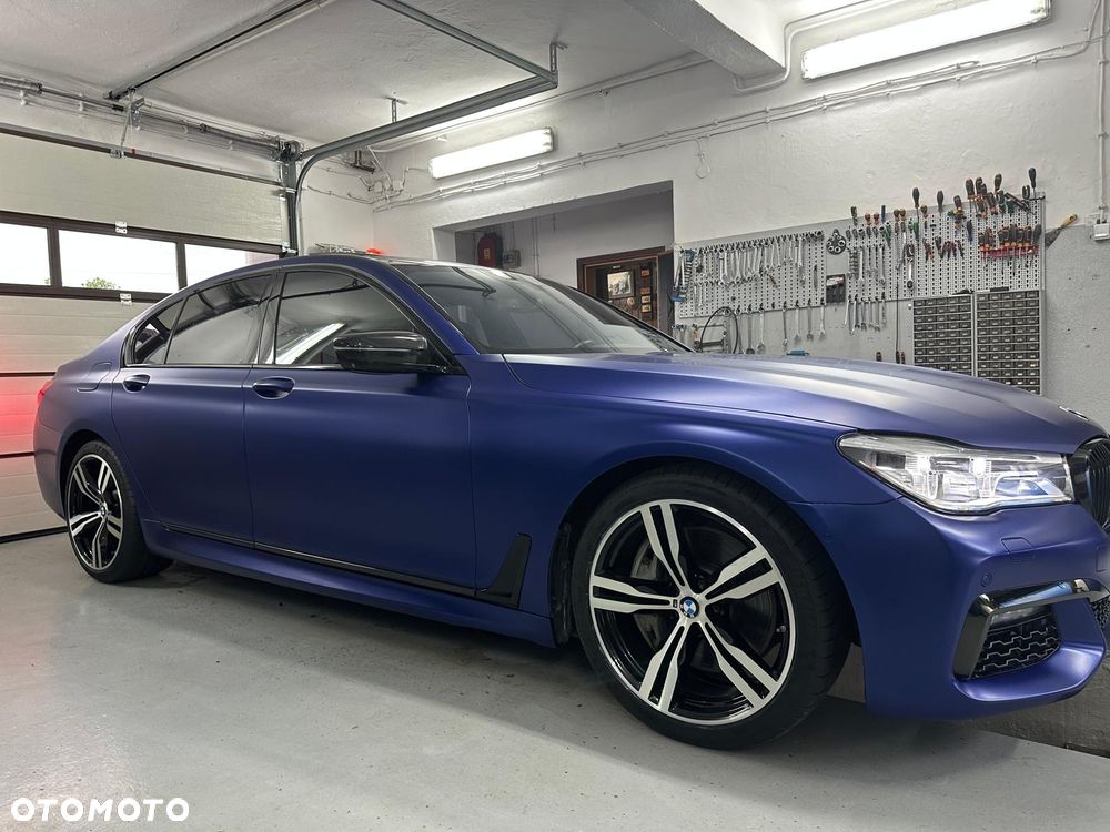 BMW Seria 7 - 8