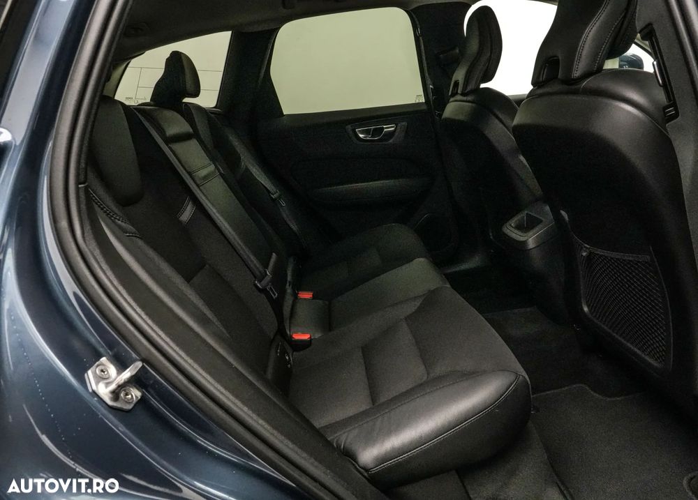 Volvo XC 60 B4 MHEV Momentum Pro - 16