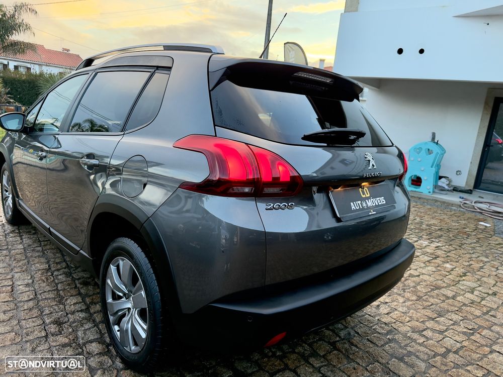 Peugeot 2008 1.5 BlueHDi Signature - 23