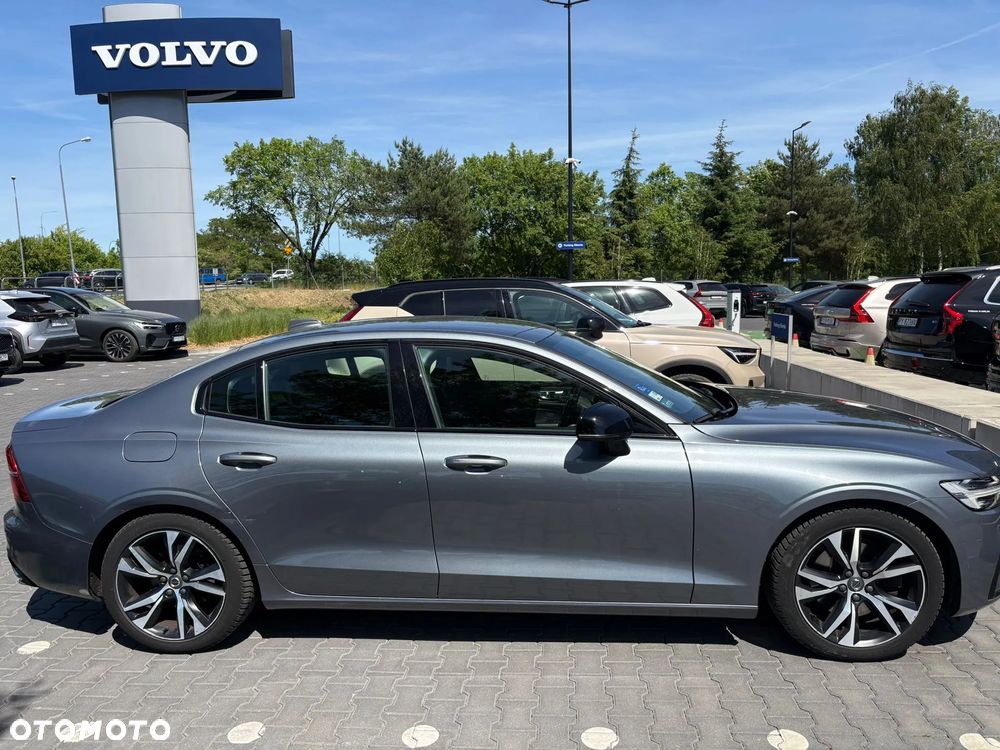 Volvo S60 B4 B R-Design - 4