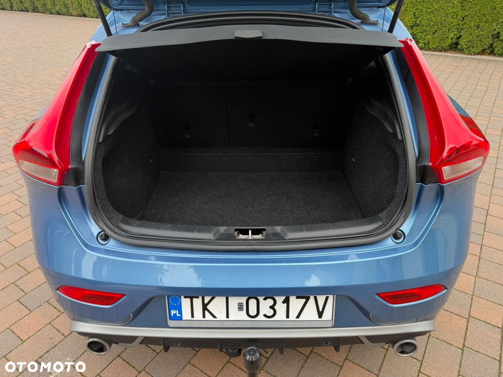 Volvo V40 - 23