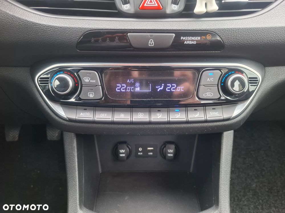 Hyundai i30 1.6 D Comfort - 22