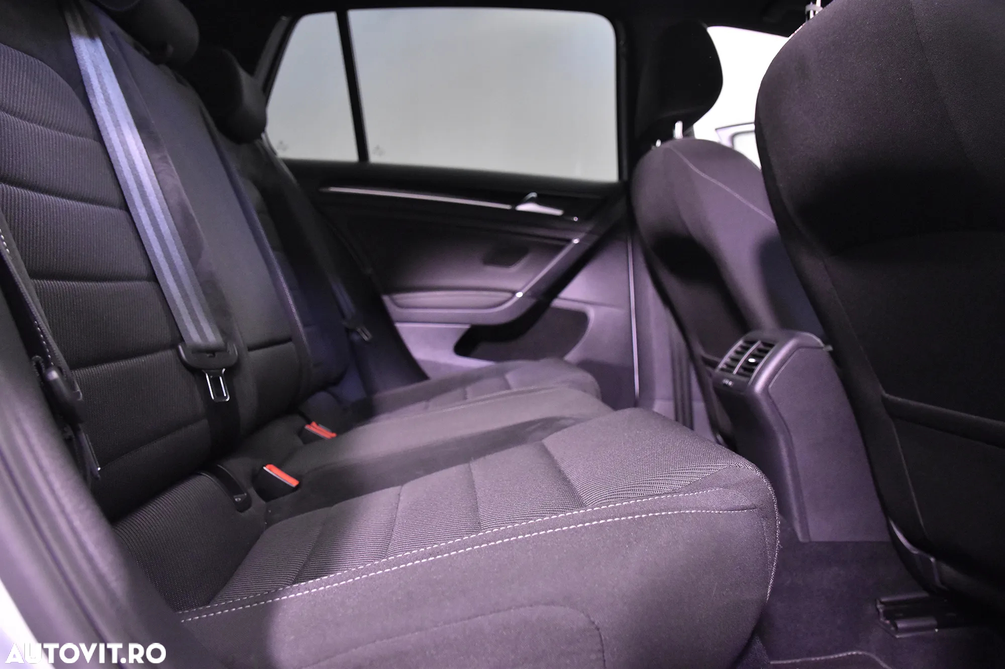 Volkswagen Golf 2.0 TSI DSG R - 12