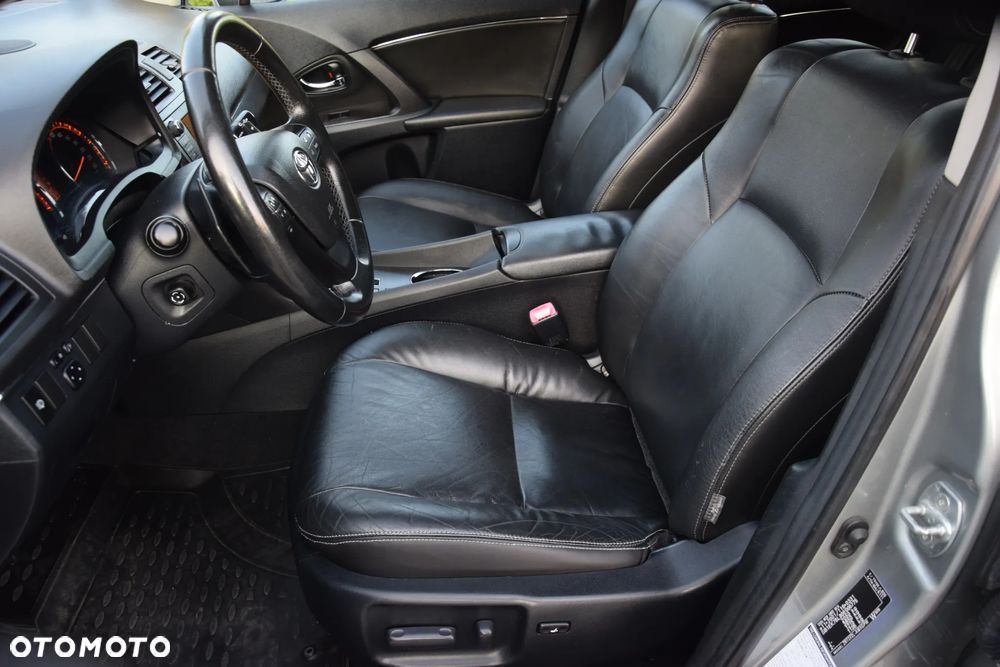 Toyota Avensis - 13