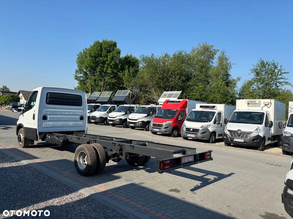 Iveco 70C17,,70C18,,70C15,,72C17,,50C17,,35C17,,35C15 PODWOZIE DO ZABUDOWY  WYWROTKA SKRZYNIA LADUNKOWA KONTENER CHLODNIA 70 SZTUK NA PLACU - 4
