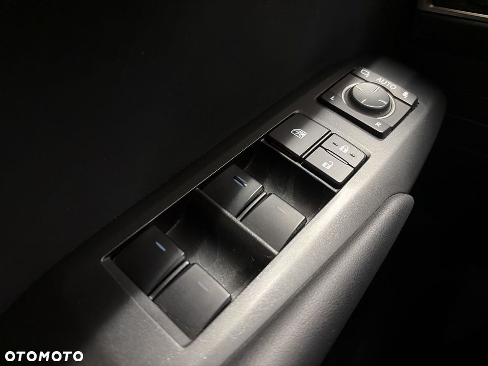 Lexus NX 300h Elegance 2WD - 18