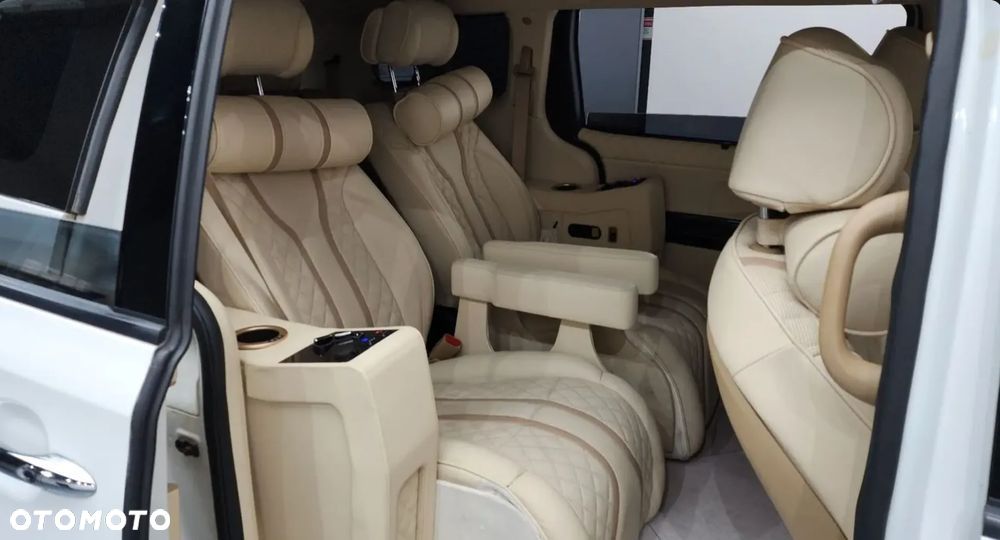 Kia Carnival - 4