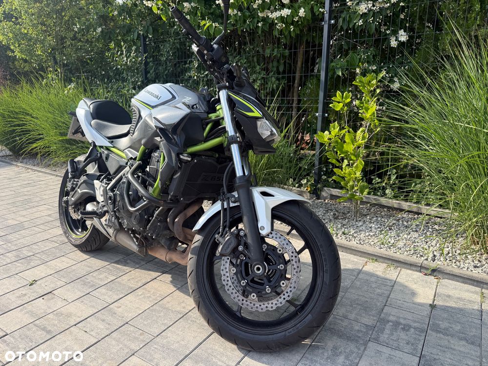 Kawasaki ER - 1