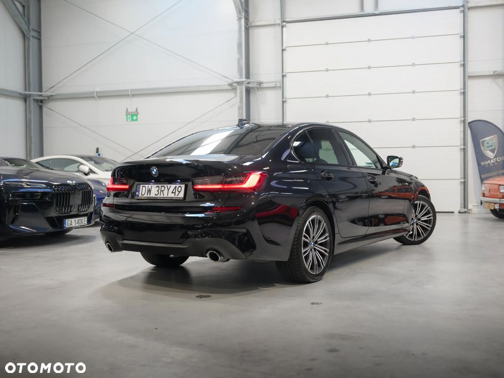 BMW Seria 3 320d xDrive M Sport sport - 10