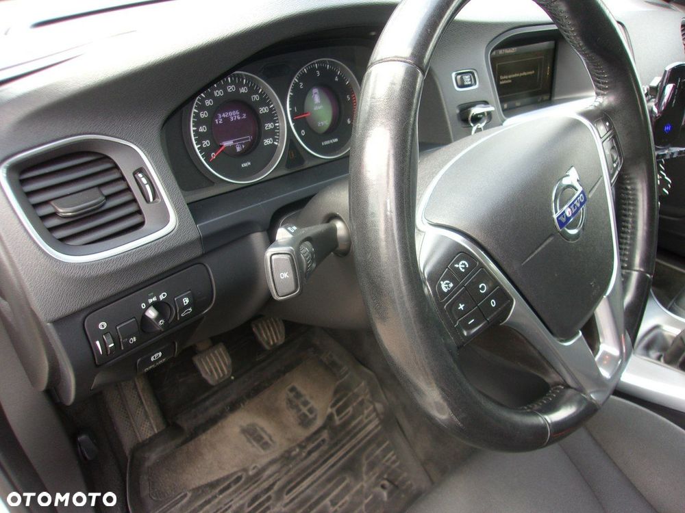 Volvo V60 D3 Momentum - 12
