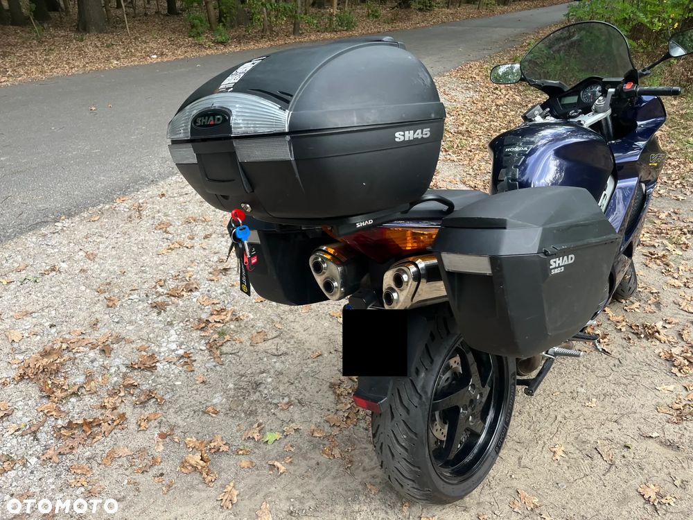 Honda VFR - 3