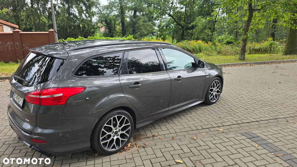 Ford Focus 1.5 EcoBoost ST-Line - 5