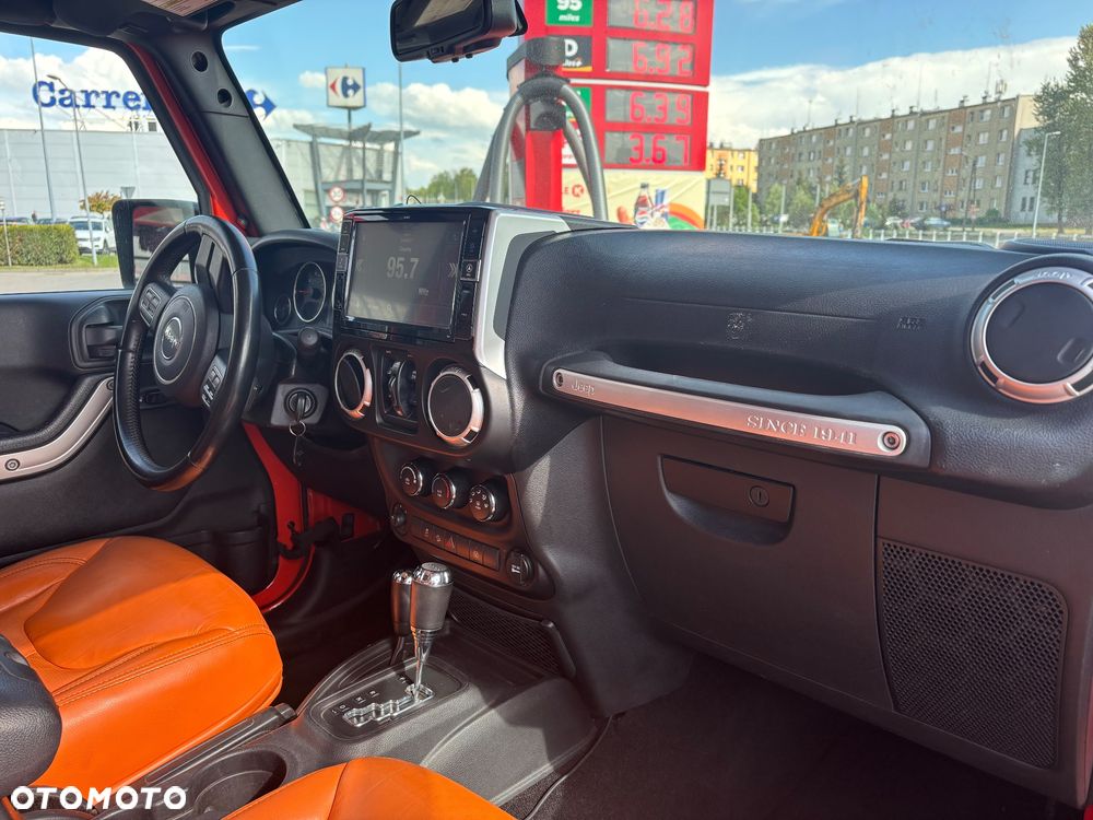 Jeep Wrangler 3.6 Unlim Rubicon X - 22