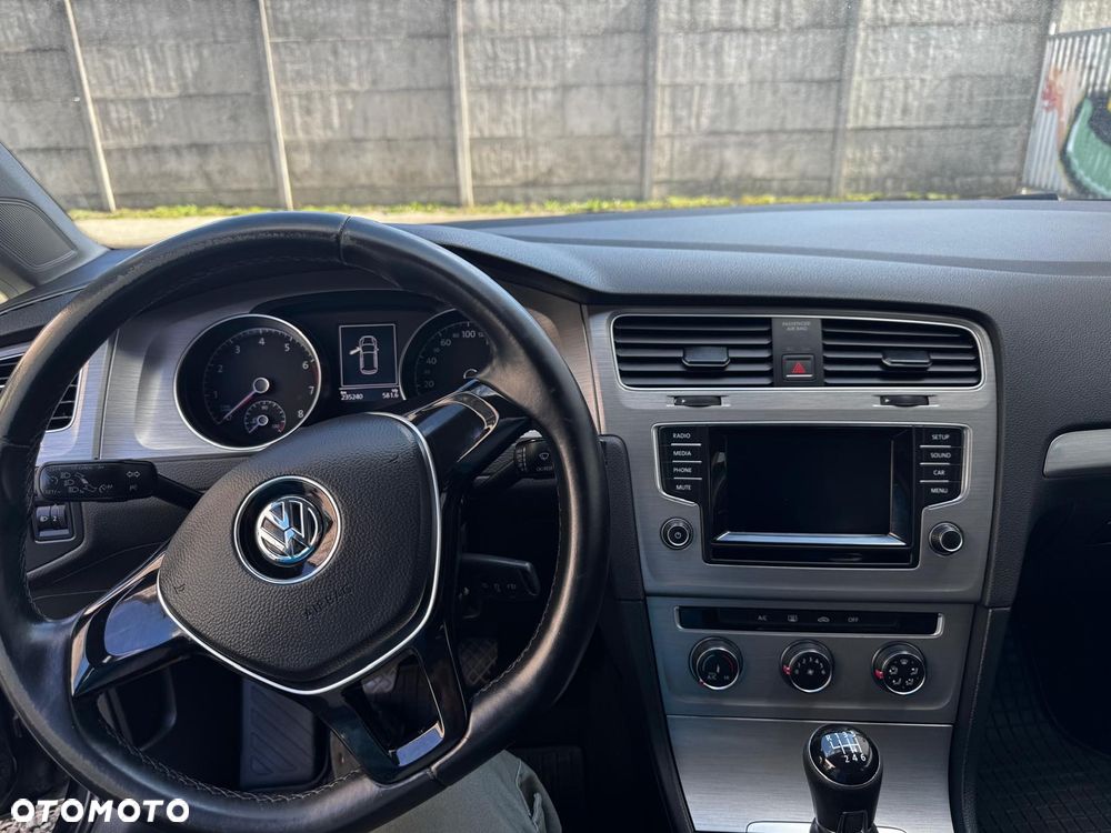 Volkswagen Golf 1.2 TSI BMT Comfortline - 18