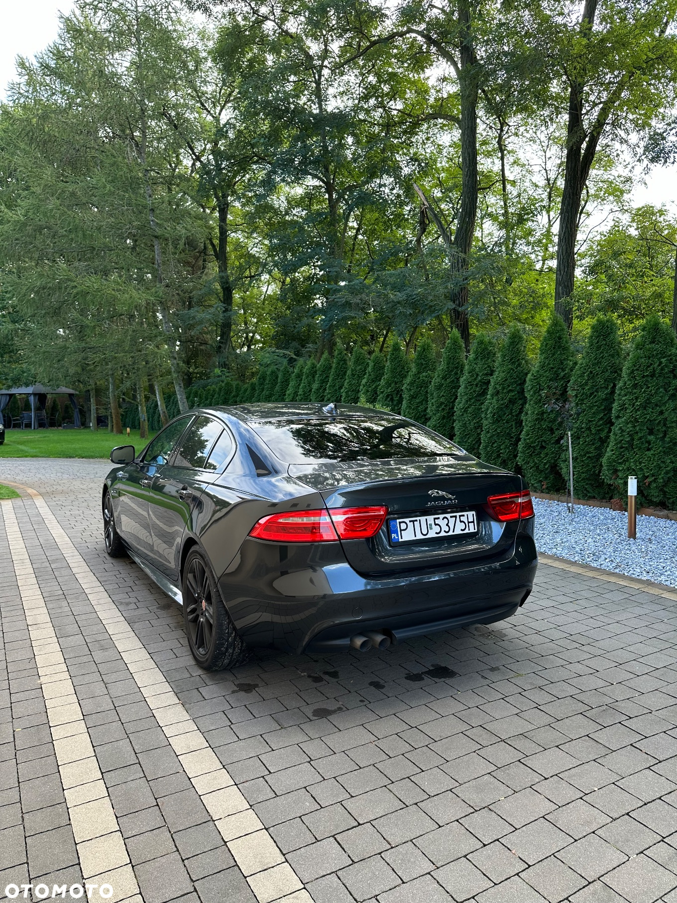 Jaguar XE 2.0 D R-Sport - 5