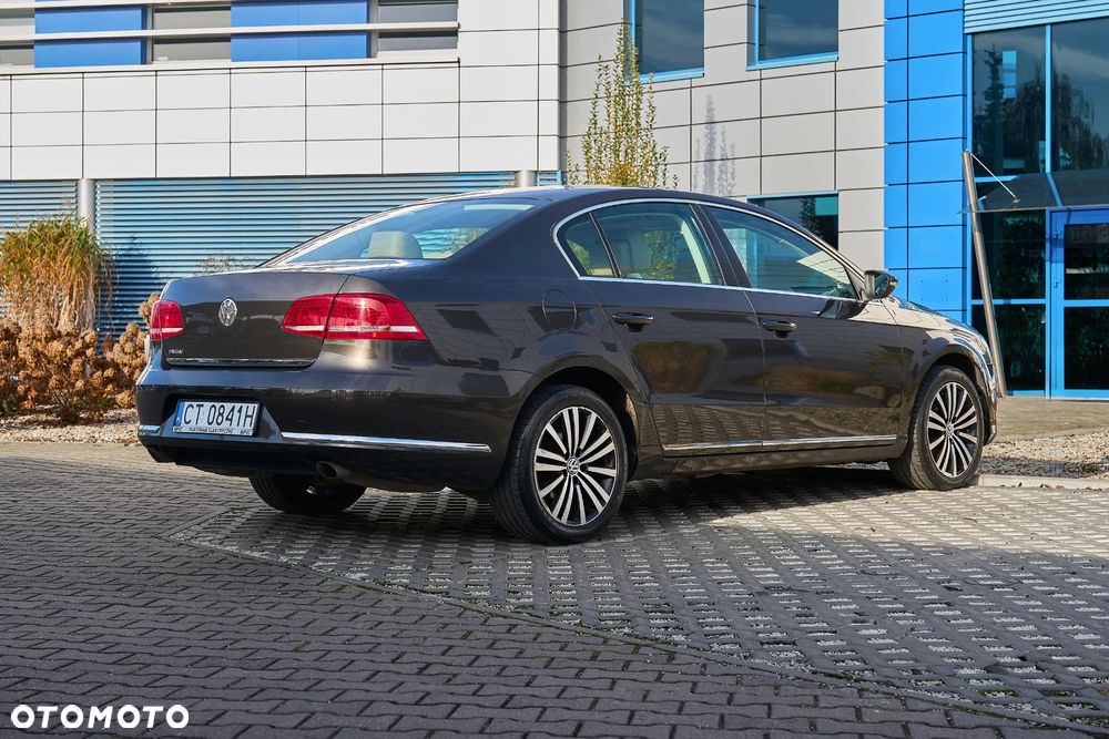 Volkswagen Passat 2.0 TDI 4Mot Highline DSG - 3