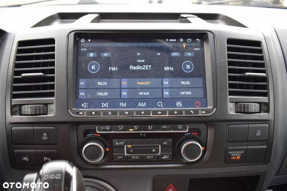 Volkswagen Caravelle - 26