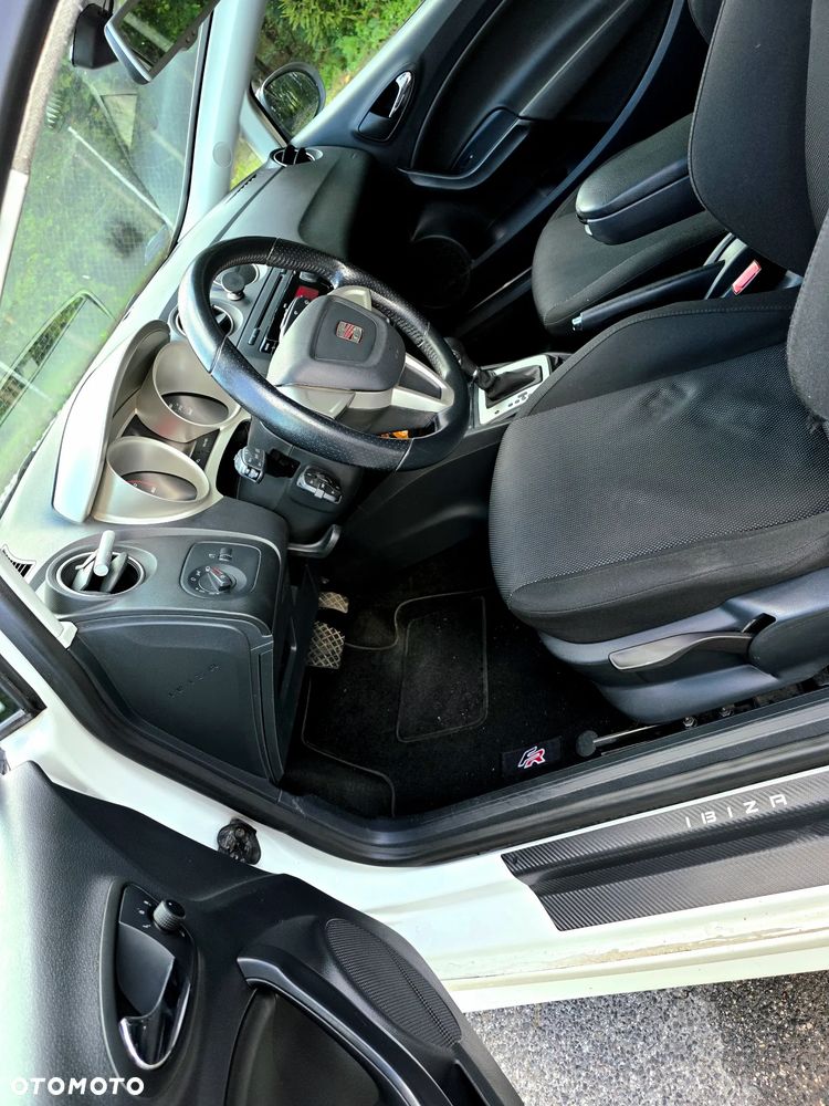 Seat Ibiza SC 1.6 16V Sport DSG - 13