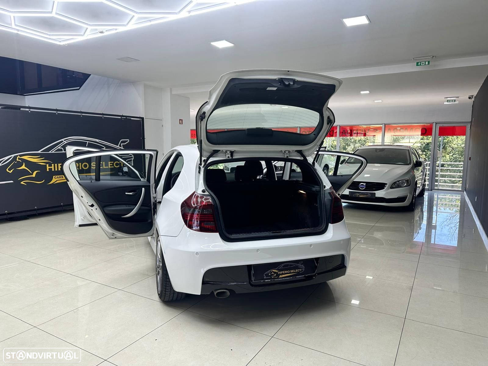 BMW 118 d Pack M - 12