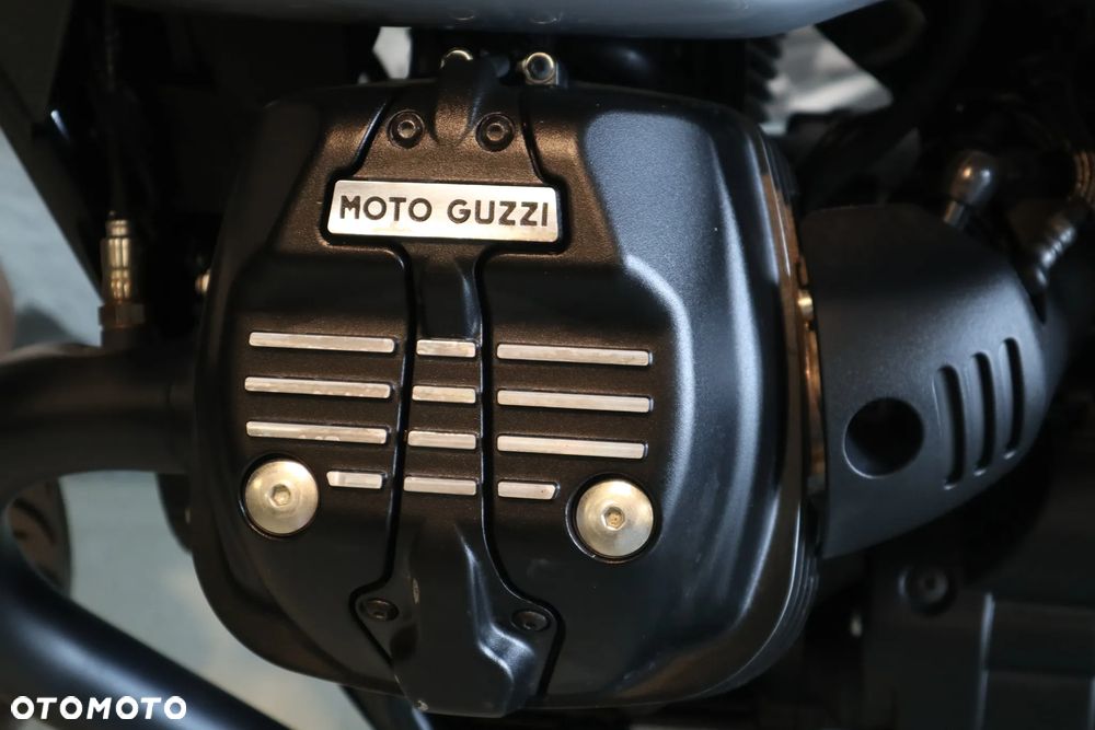 Moto Guzzi V7 - 7
