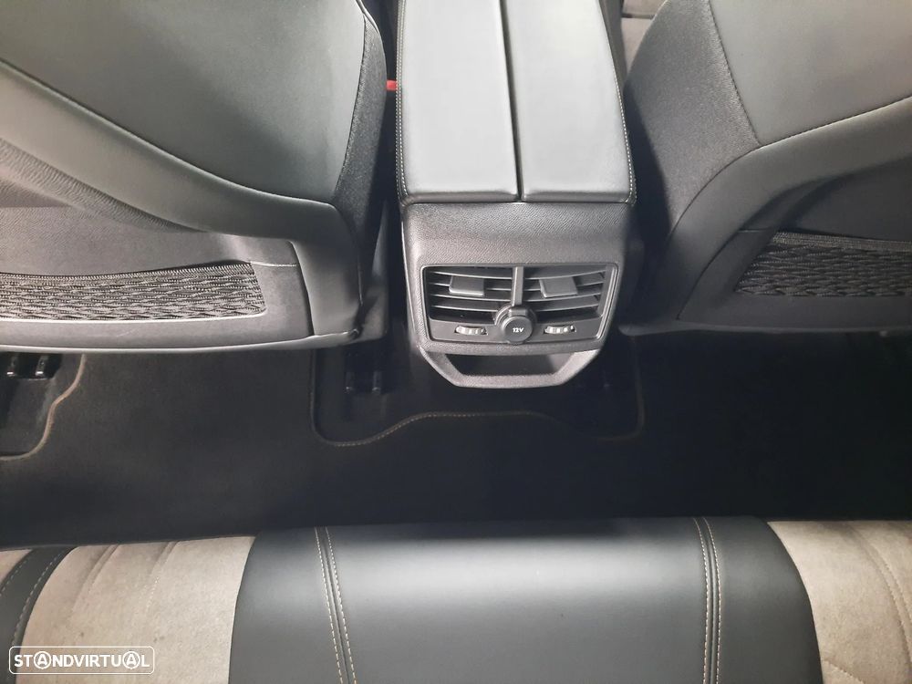 Peugeot 3008 1.6 Hybrid4 GT Line e-EAT8 - 43