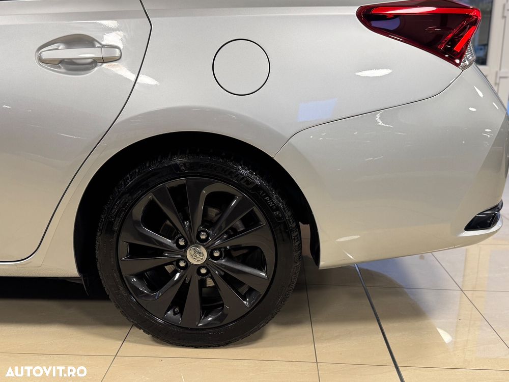 Toyota Auris 1.8 L VVT-i Sol + - 30