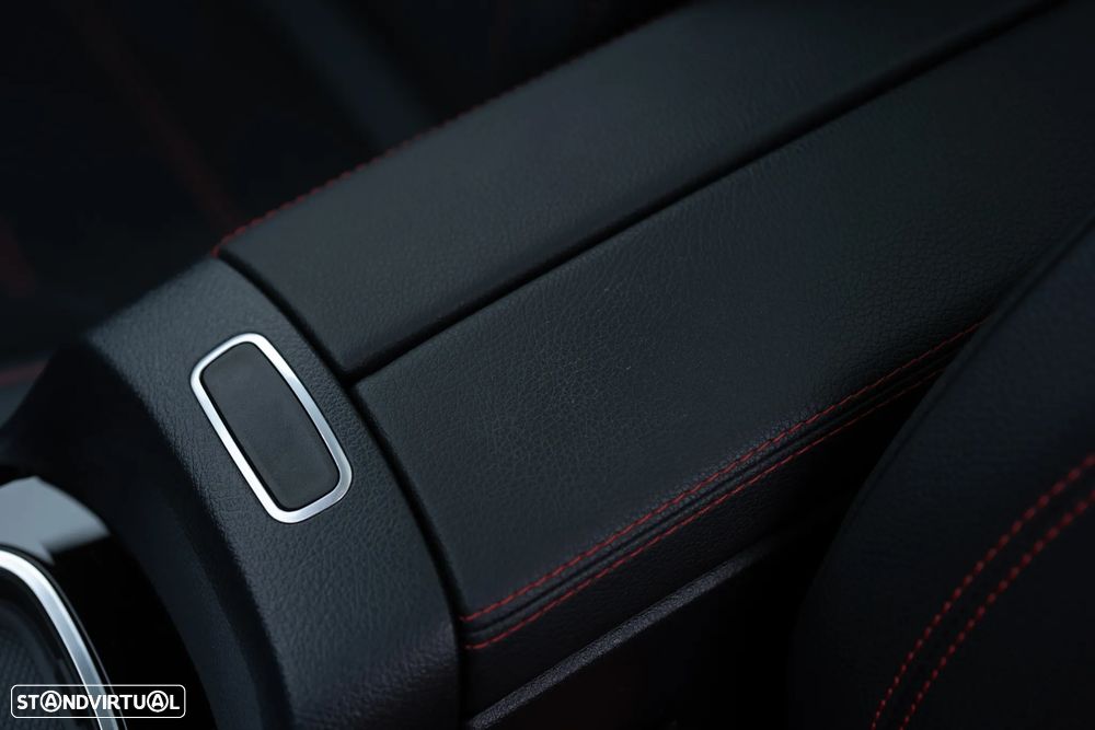 Mercedes-Benz GLA 250 e AMG Line - 38