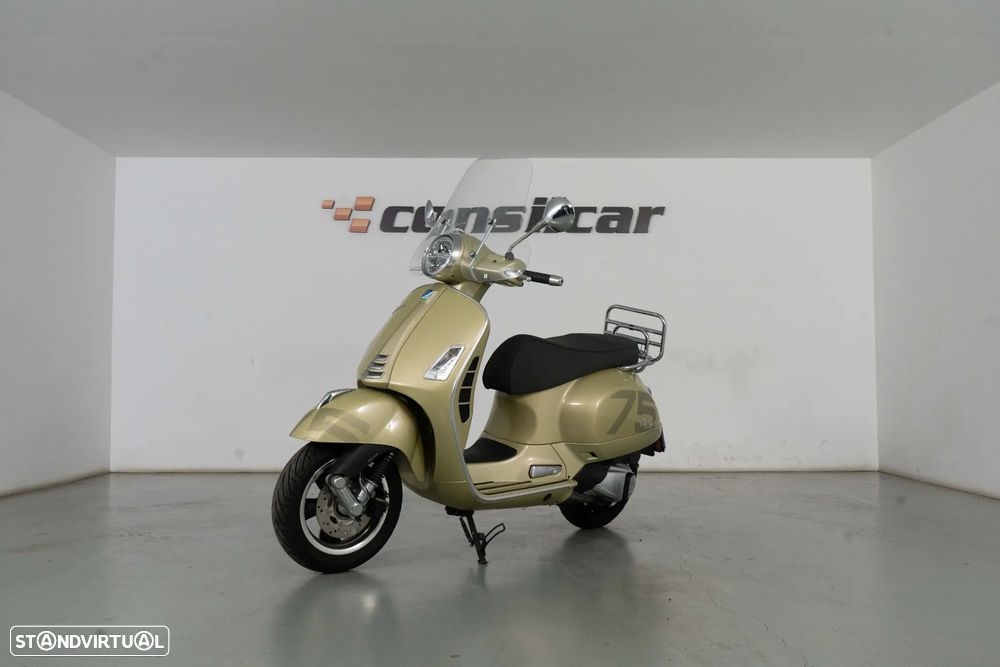 Piaggio Vespa GTS 300 75º Aniversário - 2