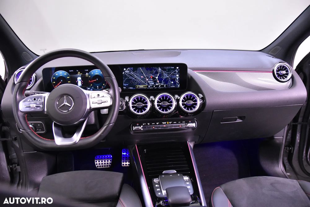 Mercedes-Benz GLA - 9