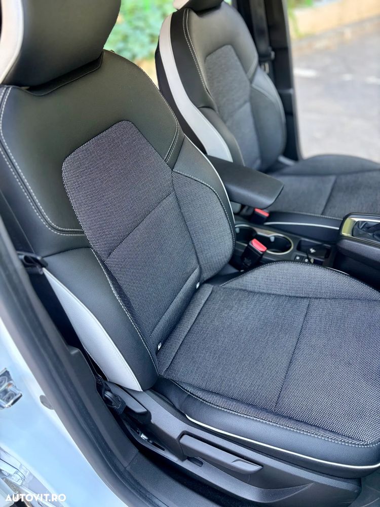 Renault Captur MHEV 140 Techno - 23