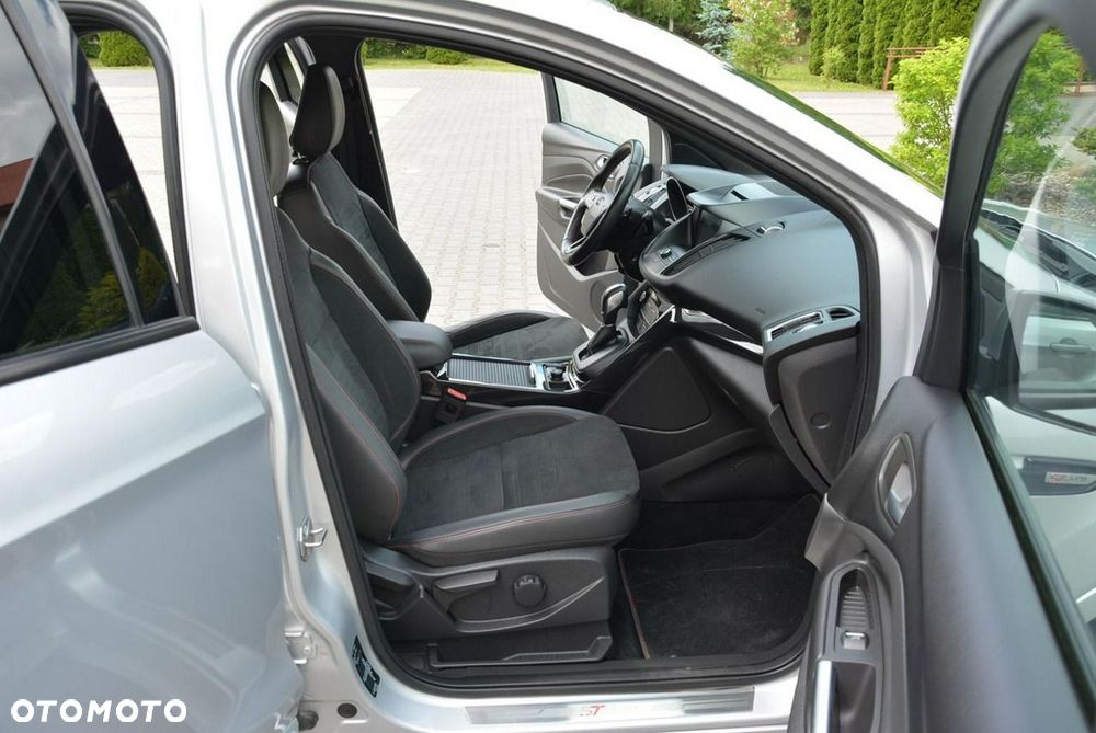 Ford Kuga 2.0 TDCi 4x4 ST-Line - 16