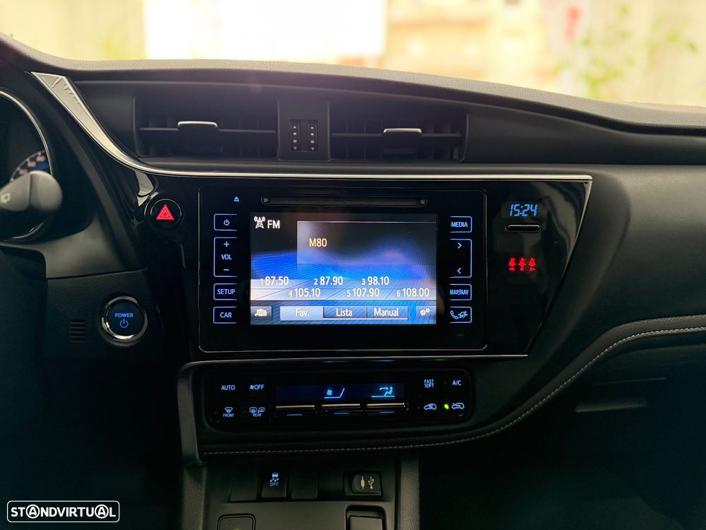 Toyota Auris Touring Sports 1.8 HSD Comfort+P.Sport - 17