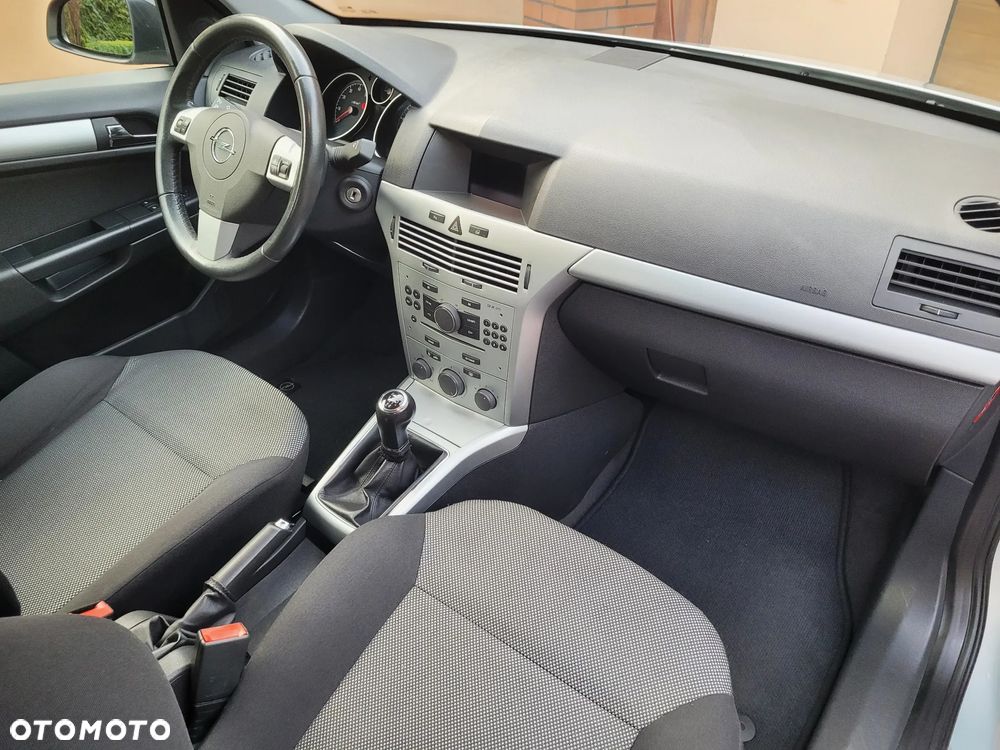 Opel Astra 1.6 Edition 111 Jahre - 18