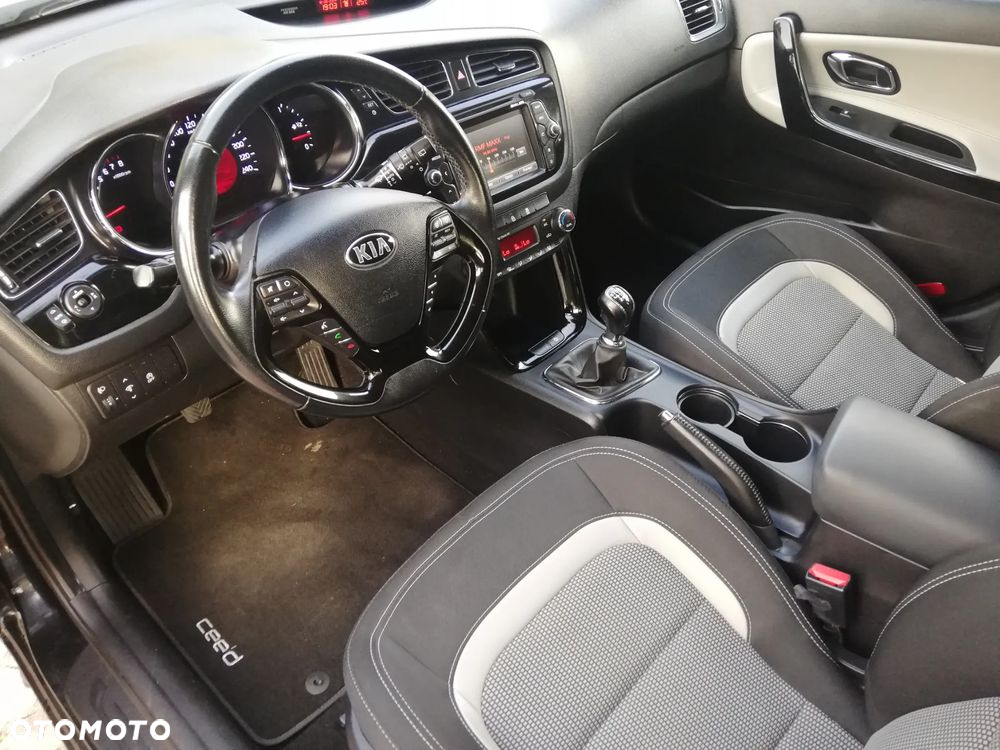 Kia Ceed Cee'd 1.6 GDI L Business Line - 10