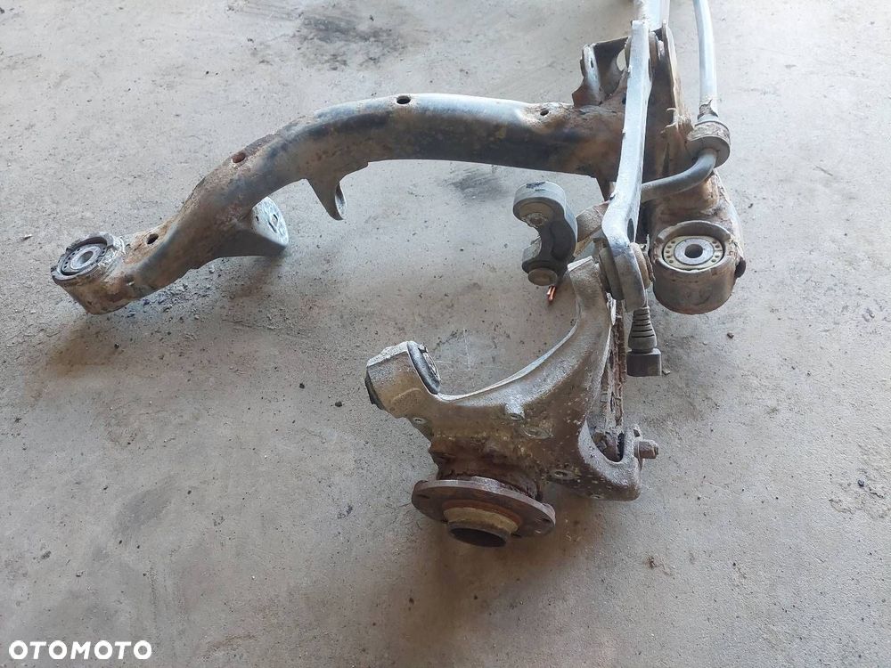 KOMPLETNE ZAWIESZENIE BELKA SANKI TYŁ ZWROTNICE AUDI A6 C6 KOMBI OŚKA - 2