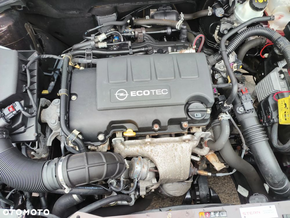 Opel Astra 1.4 T Cosmo S&S - 24