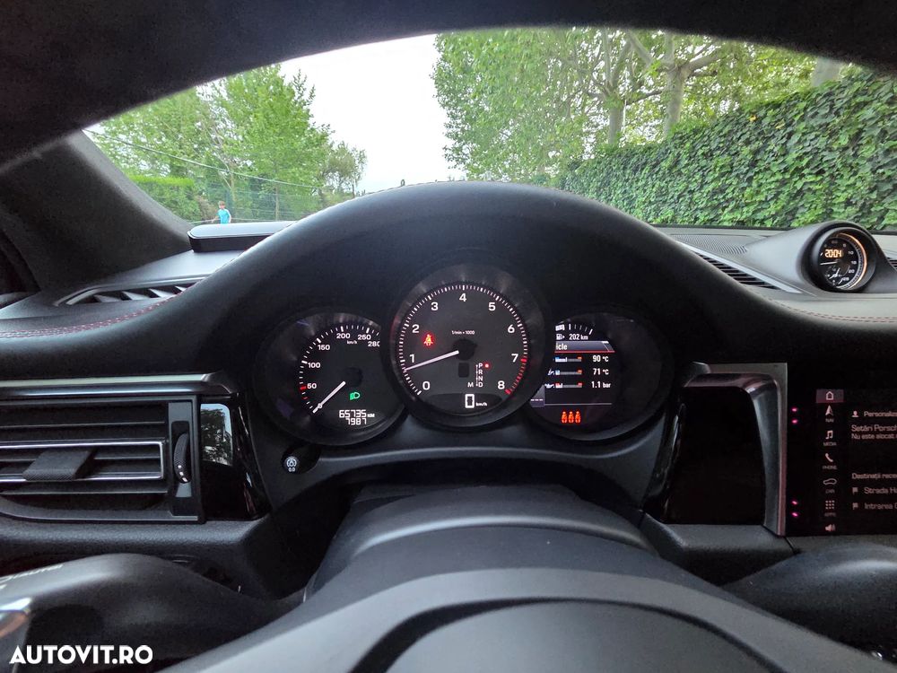 Porsche Macan - 12