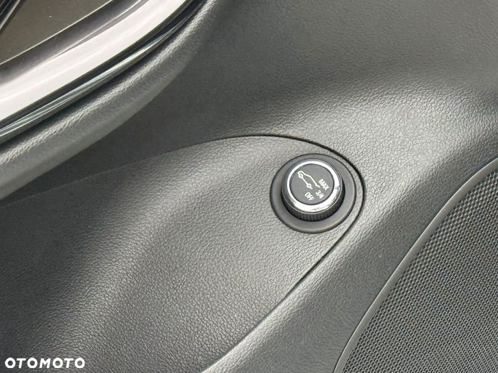 Opel Astra 1.4 Turbo Start/Stop Business - 24
