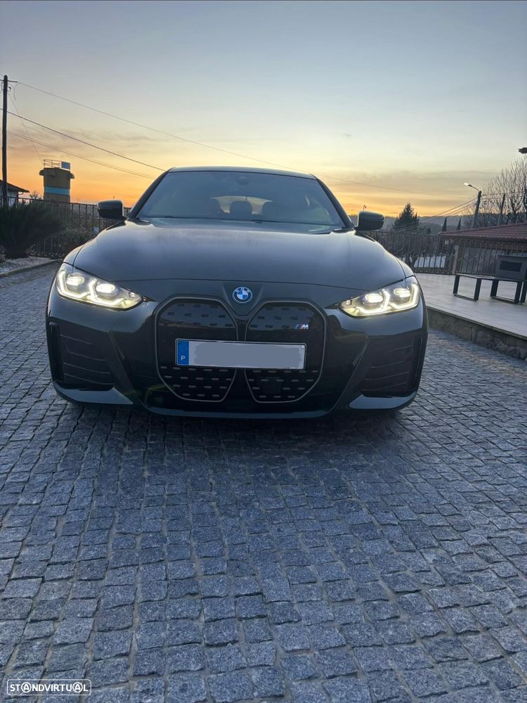 BMW i4 eDrive40 Desportiva M - 22