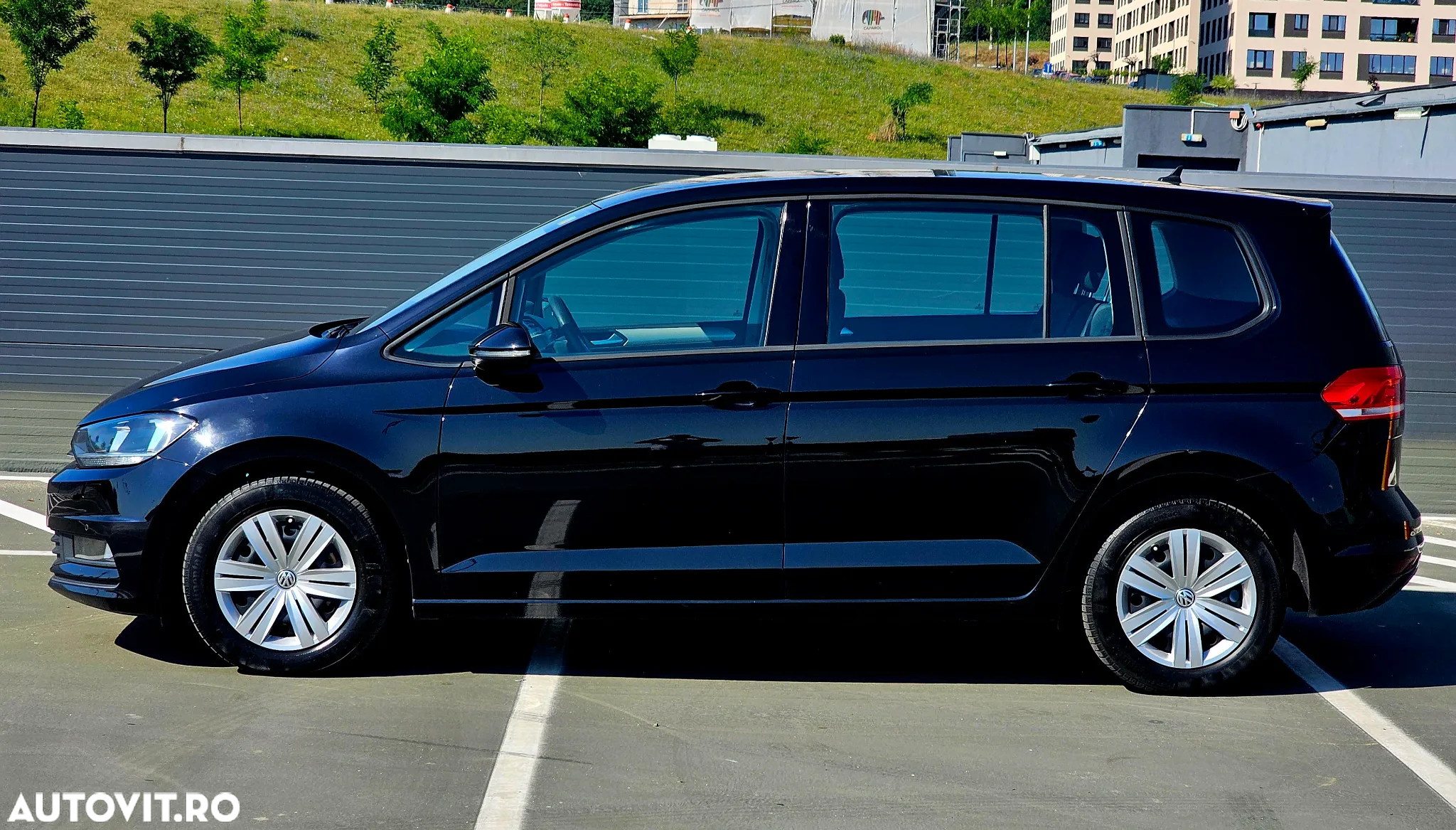 Volkswagen Touran 1.6 TDI DSG Comfortline - 13
