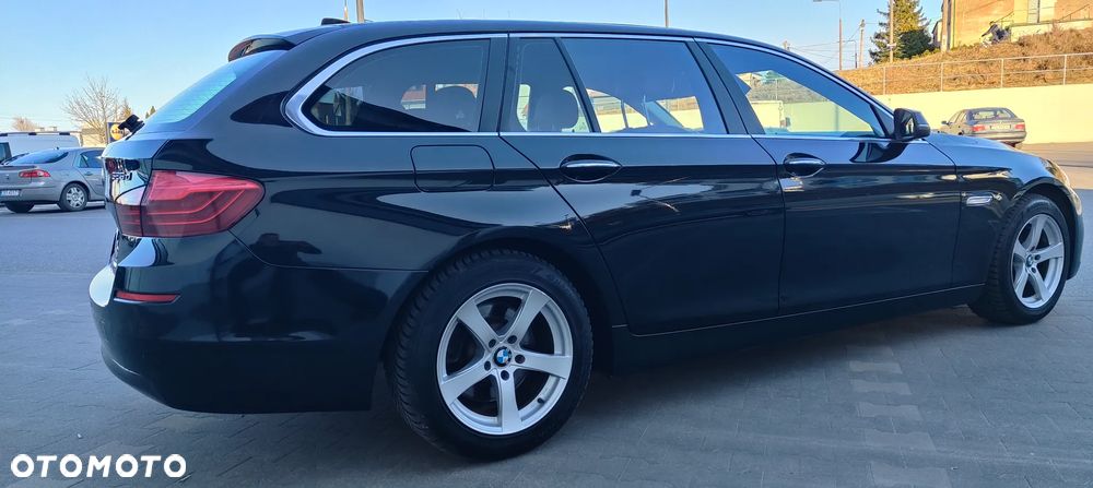 BMW Seria 5 525d Luxury Line - 10