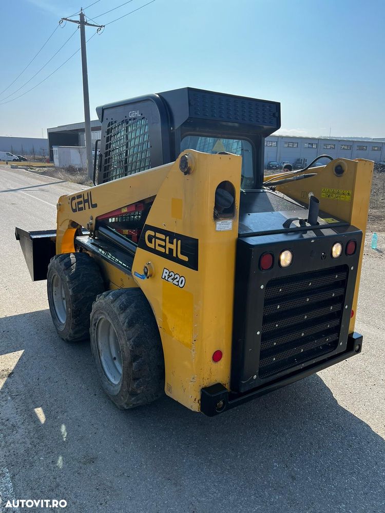 Gehl R220 - 2