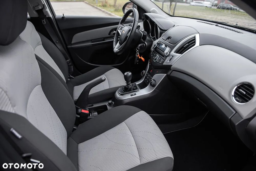 Chevrolet Cruze - 27