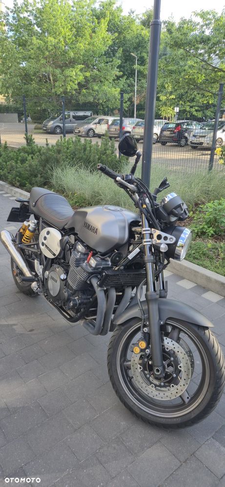 Yamaha XJR - 2