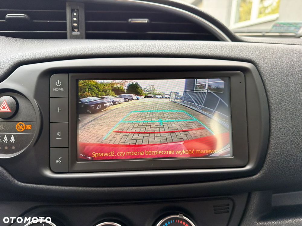 Toyota Yaris 1.5 Premium - 25