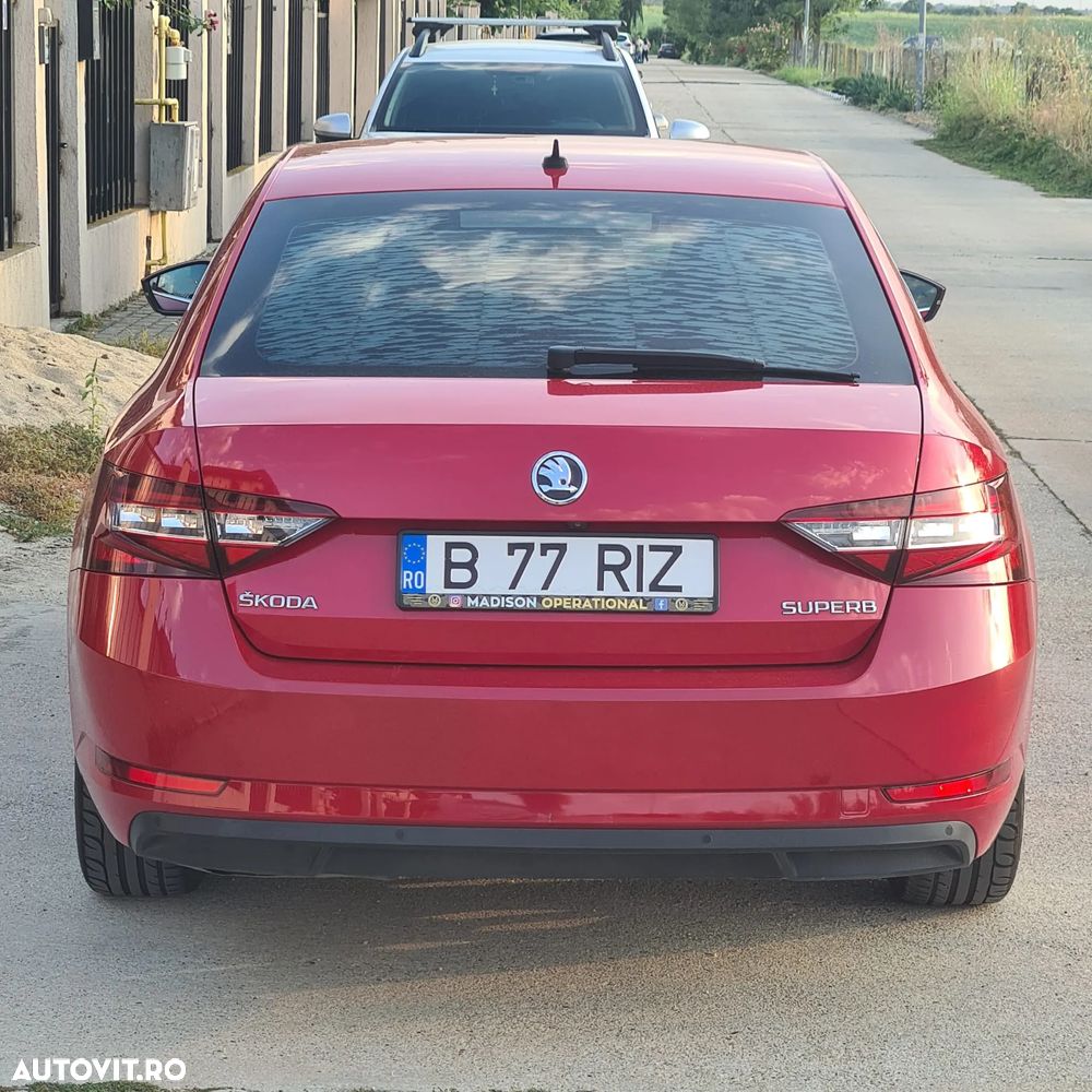 Skoda Superb 2.0 TDI DSG Ambition - 2