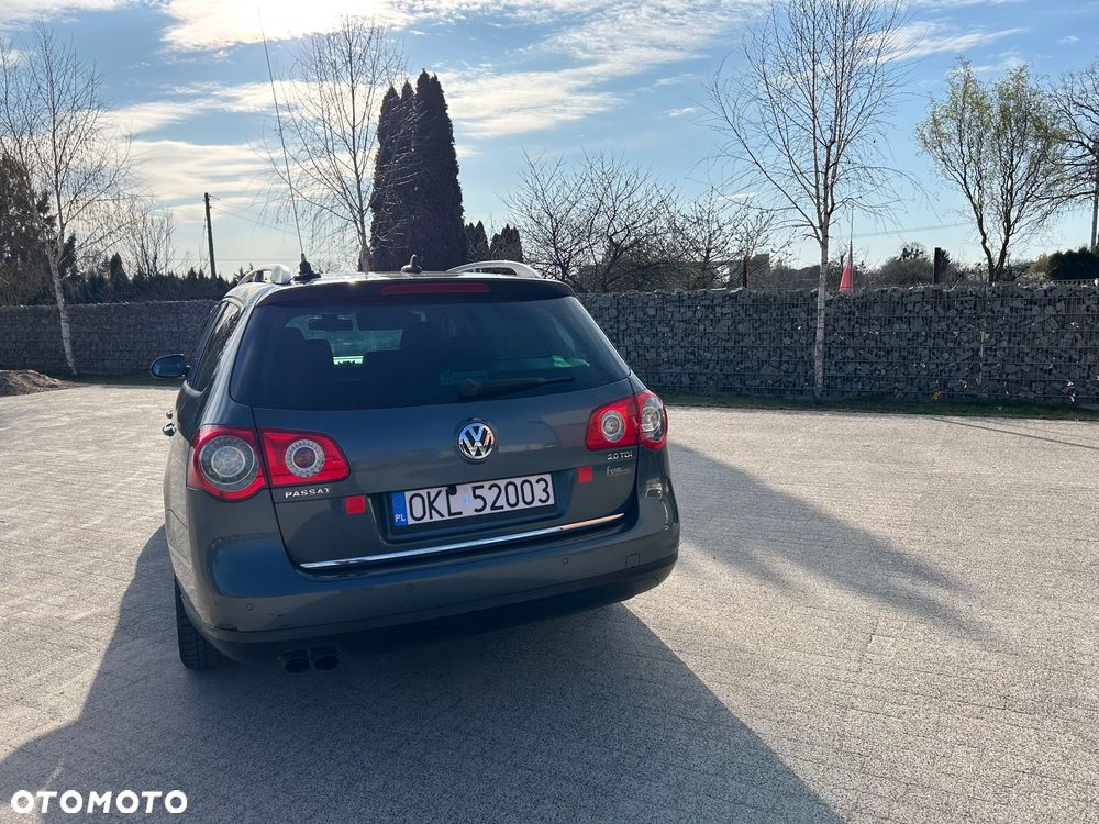 Volkswagen Passat 2.0 TDI DSG Highline - 4