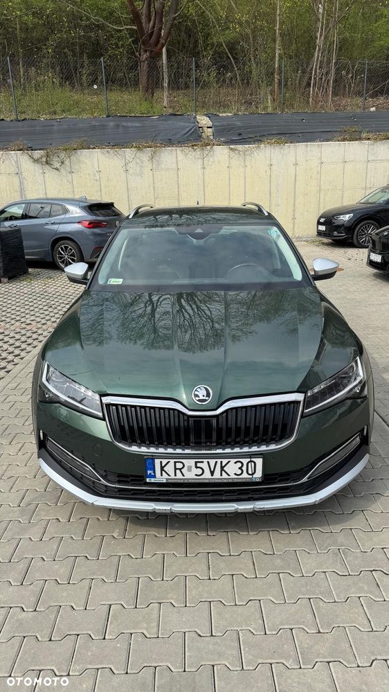 Skoda Superb 2.0 TDI SCR 4x4 Scout DSG - 11